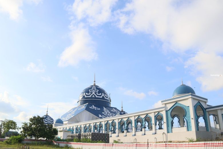 Amsakar Terjun Langsung Memantau Proyek Masjid Agung Raja Hamidah