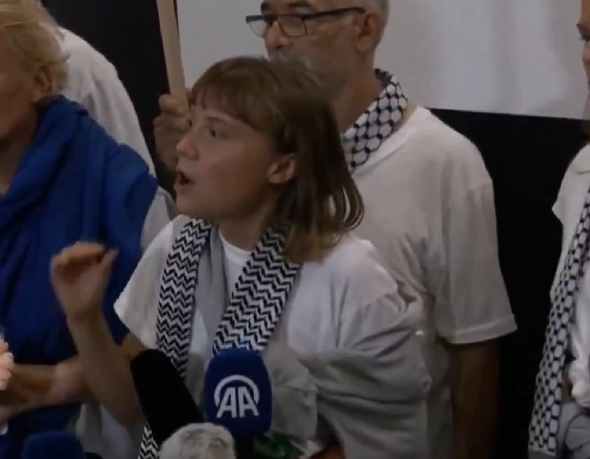 Greta Thunberg Mengalami Kekerasan Saat Ditahan di Israel